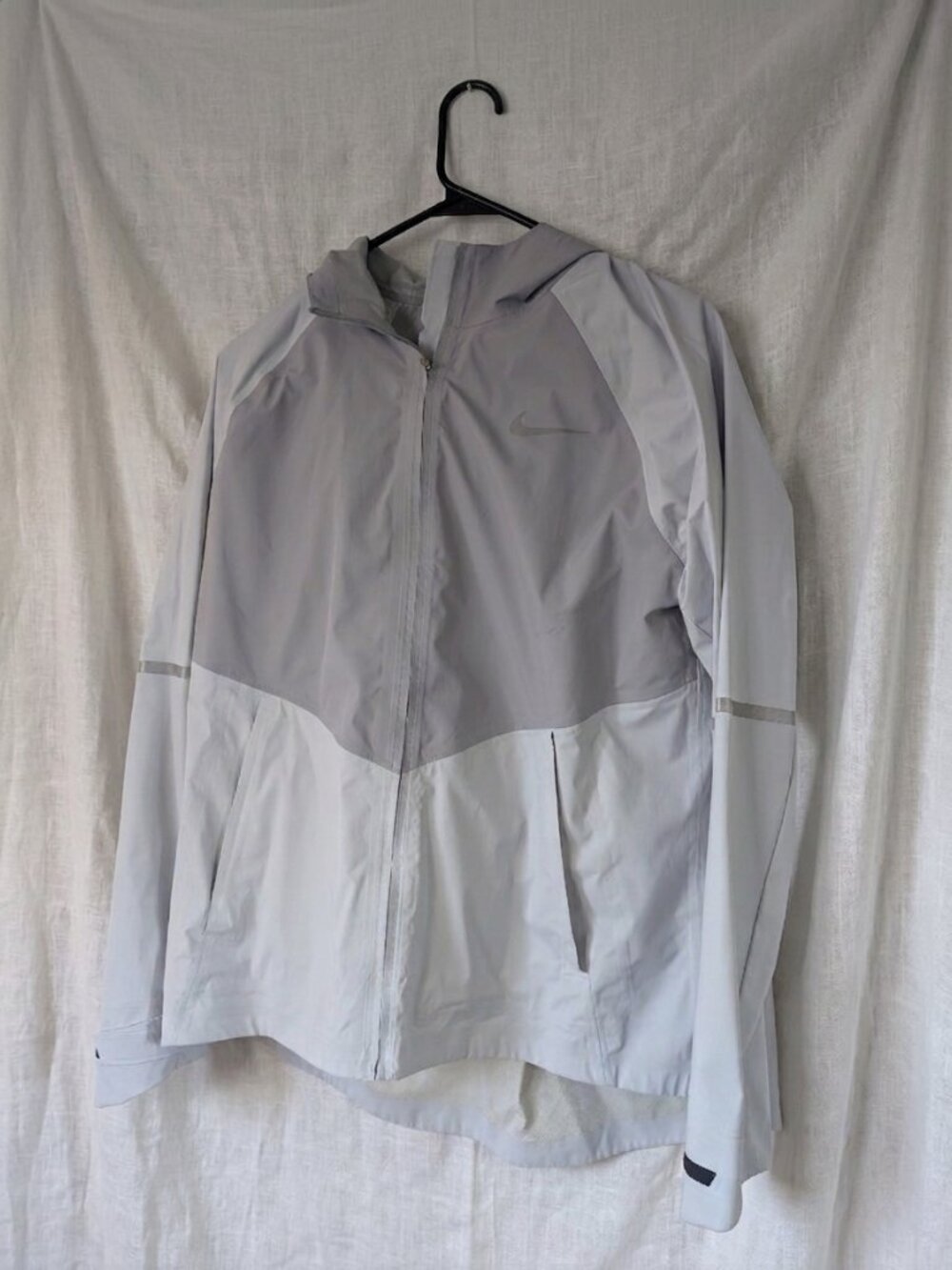 Nike Women’s Zonal AeroShield Hooded Running Rain Jacket, Size Large